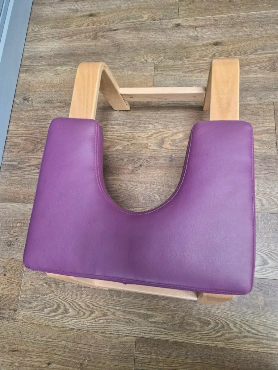 Feetup Headstand chair - Image 3