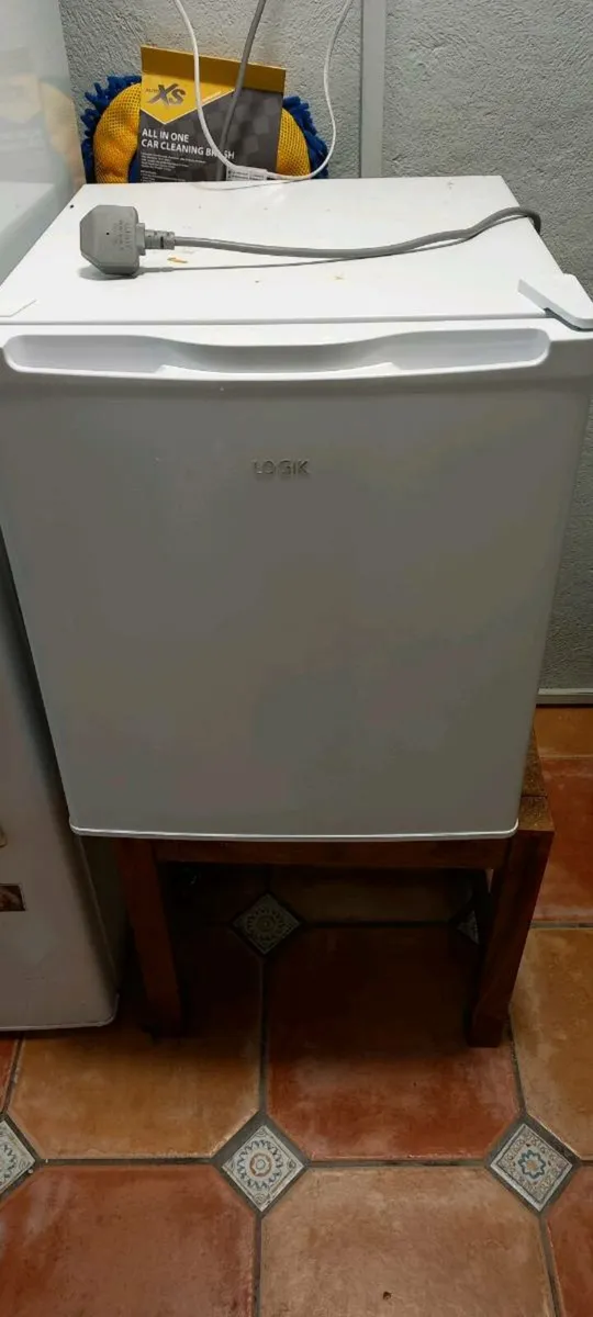Counter top fridge - Image 2