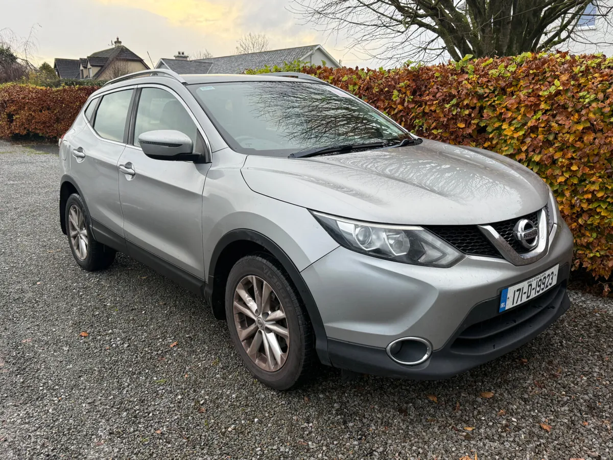 2017 Nissan Qashqai SV Panoramic Roof