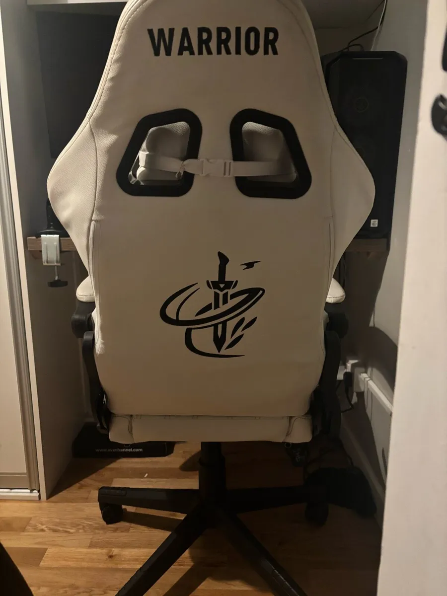 Full pc gaming setup! - Image 4