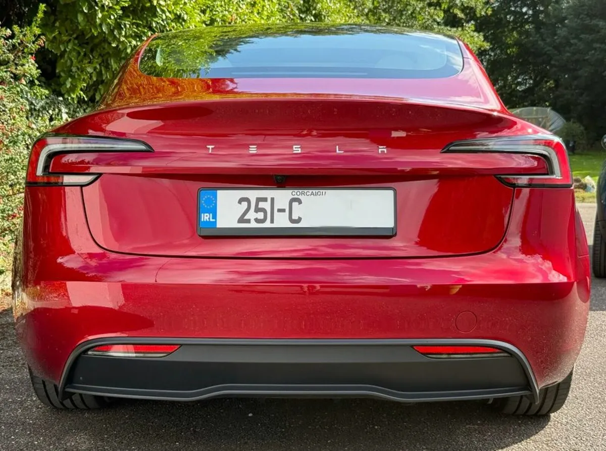 Tesla Model 3 2025 - Image 2