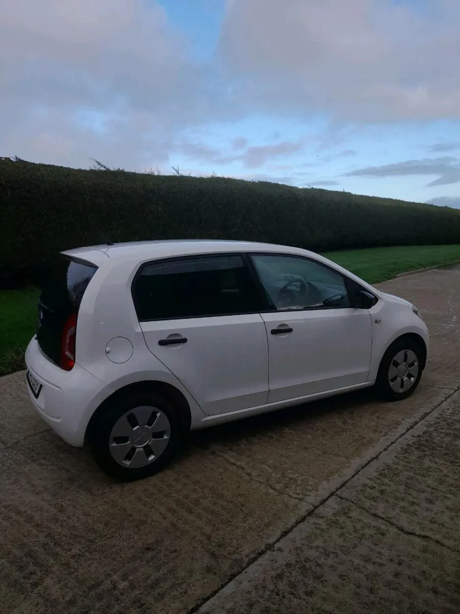 Volkswagen Up! 1.0 2014 - Image 2