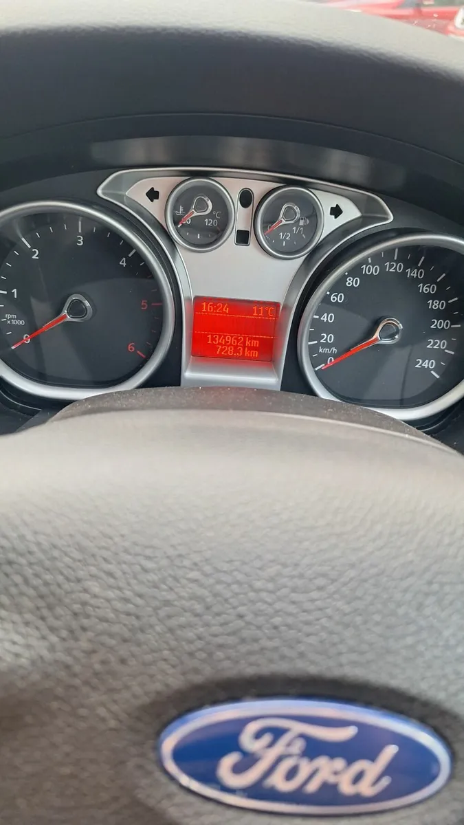 Ford Focus 2010 - Image 3