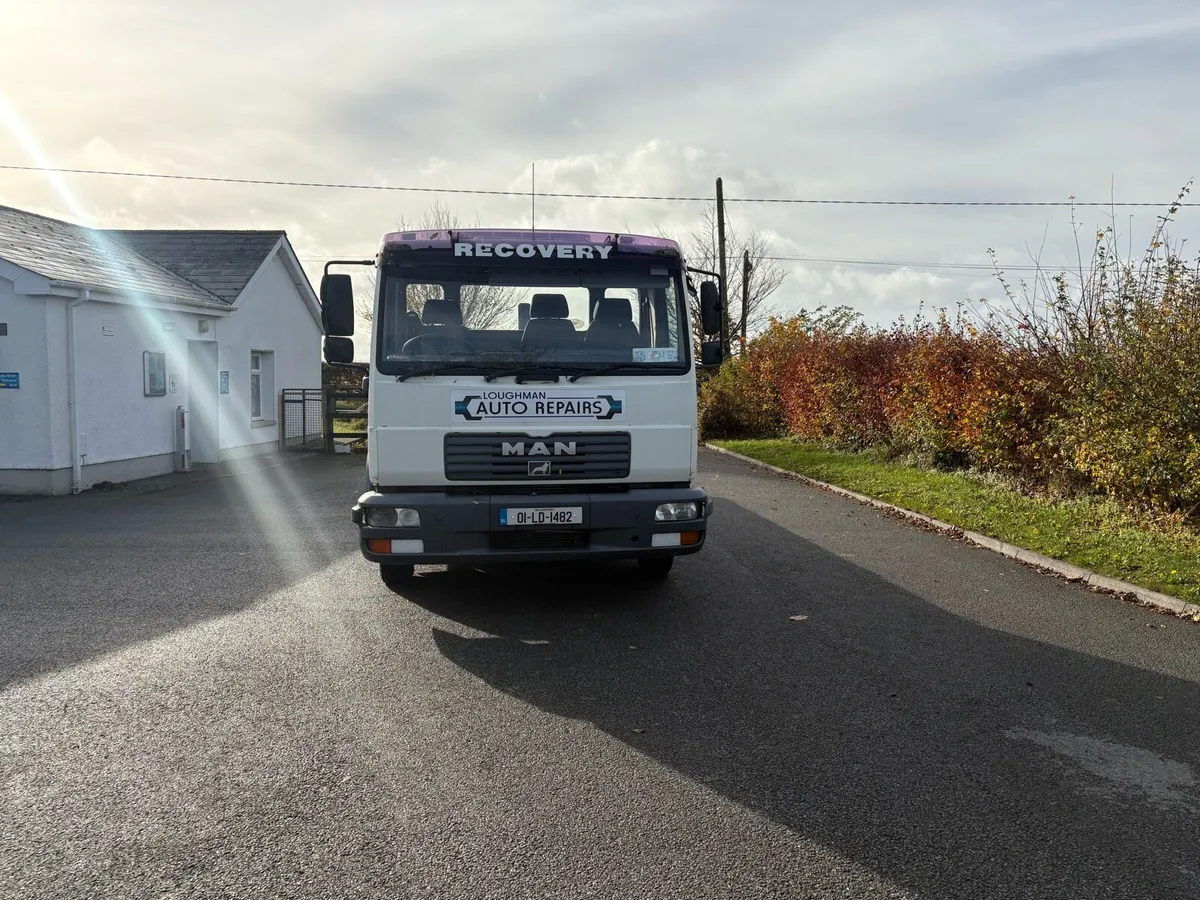 Recovery truck - Image 2