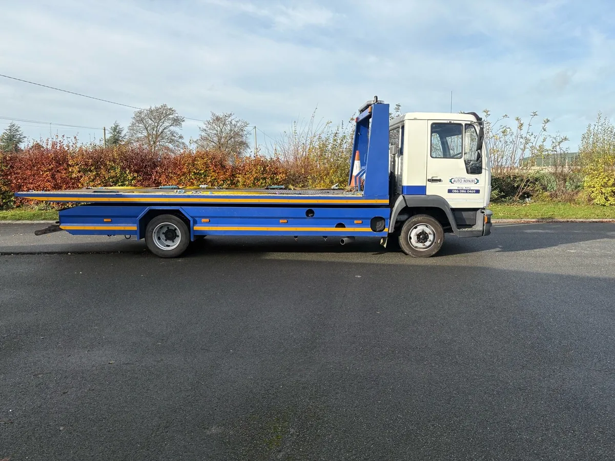 Recovery truck - Image 3