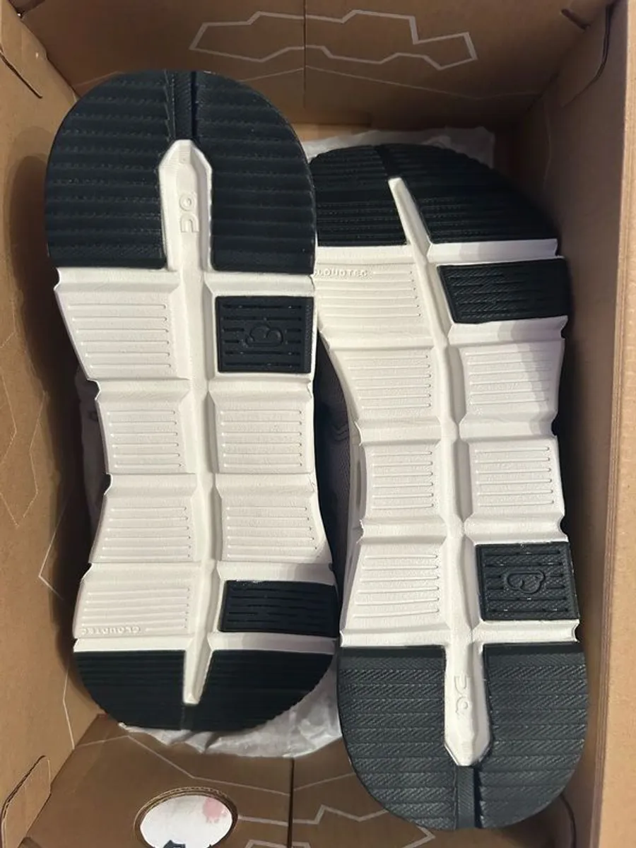 On clouds size 4.5 Boys - Image 2