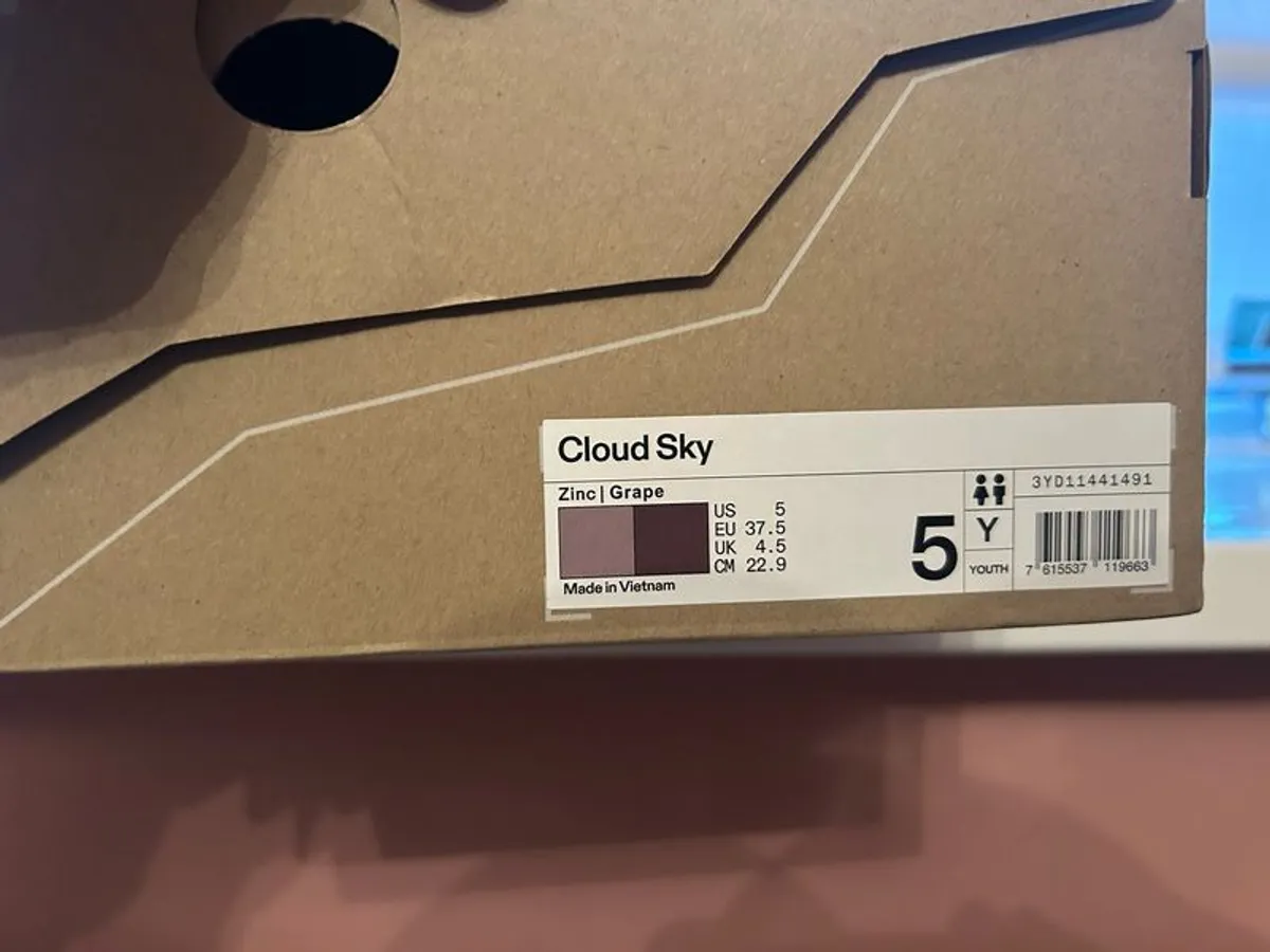 On clouds size 4.5 Boys - Image 4