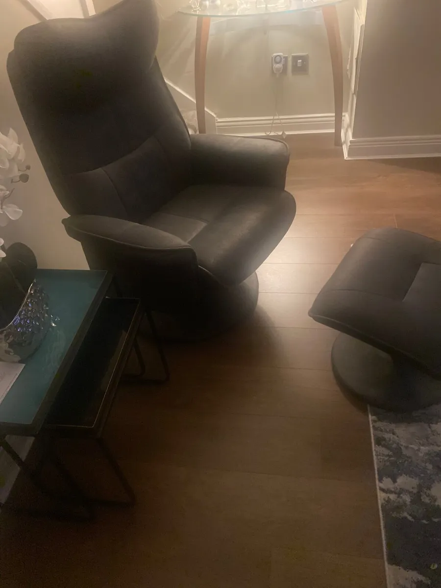 Reclining chair and footstool - Image 2