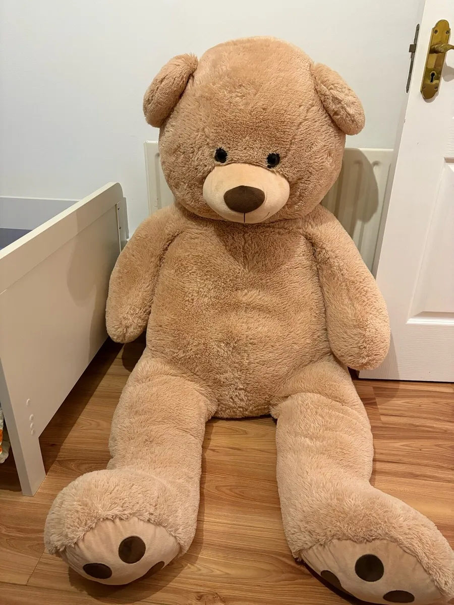 Large plush teddy - Image 1