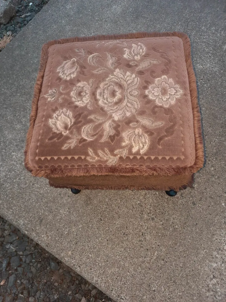 Vintage footstool - Image 1