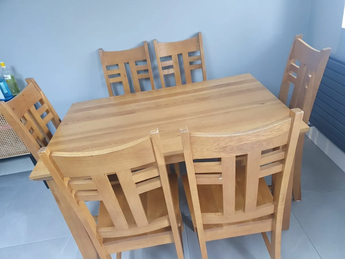 Dining table and chairs - Image 1