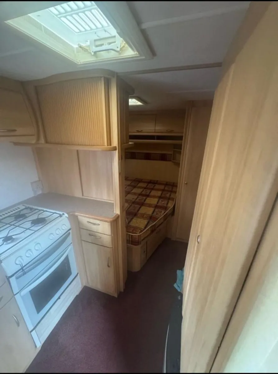 08 Sterling 4/5 berth fixed bed & mover & Awning - Image 4