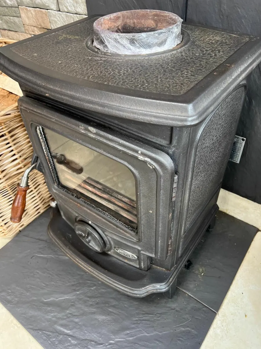Oisin Stanley stove - Image 1