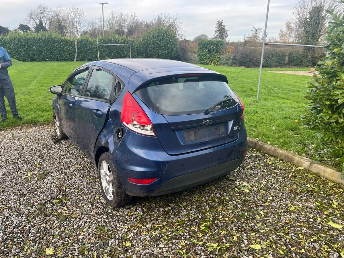 Ford Fiesta for breaking 2010 - Image 3