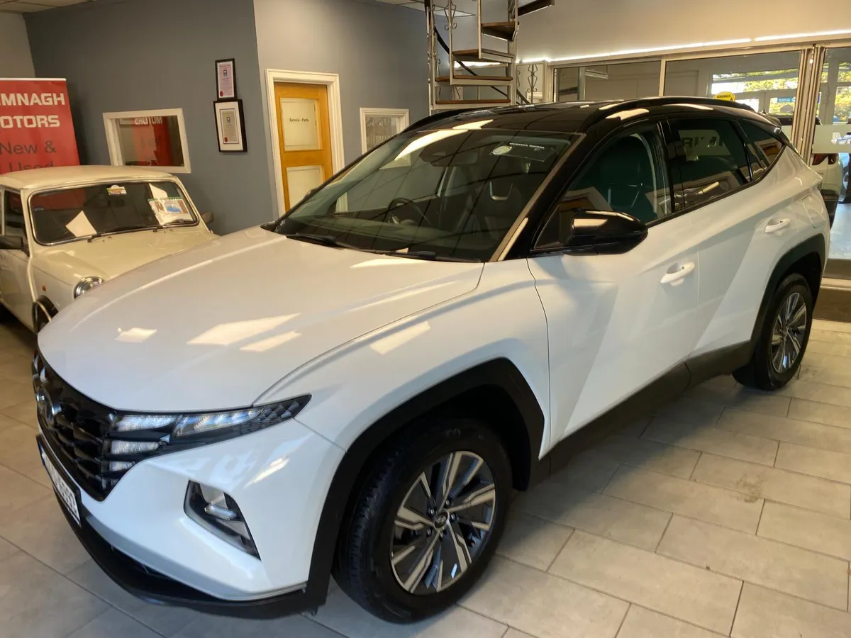 Hyundai Tucson hybrid 2 tone executive - Image 1