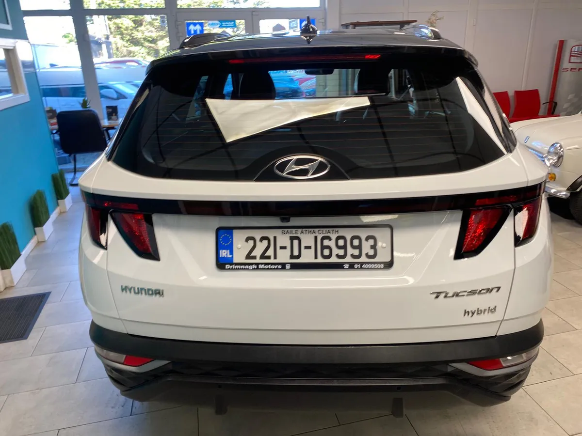 Hyundai Tucson hybrid 2 tone executive - Image 3