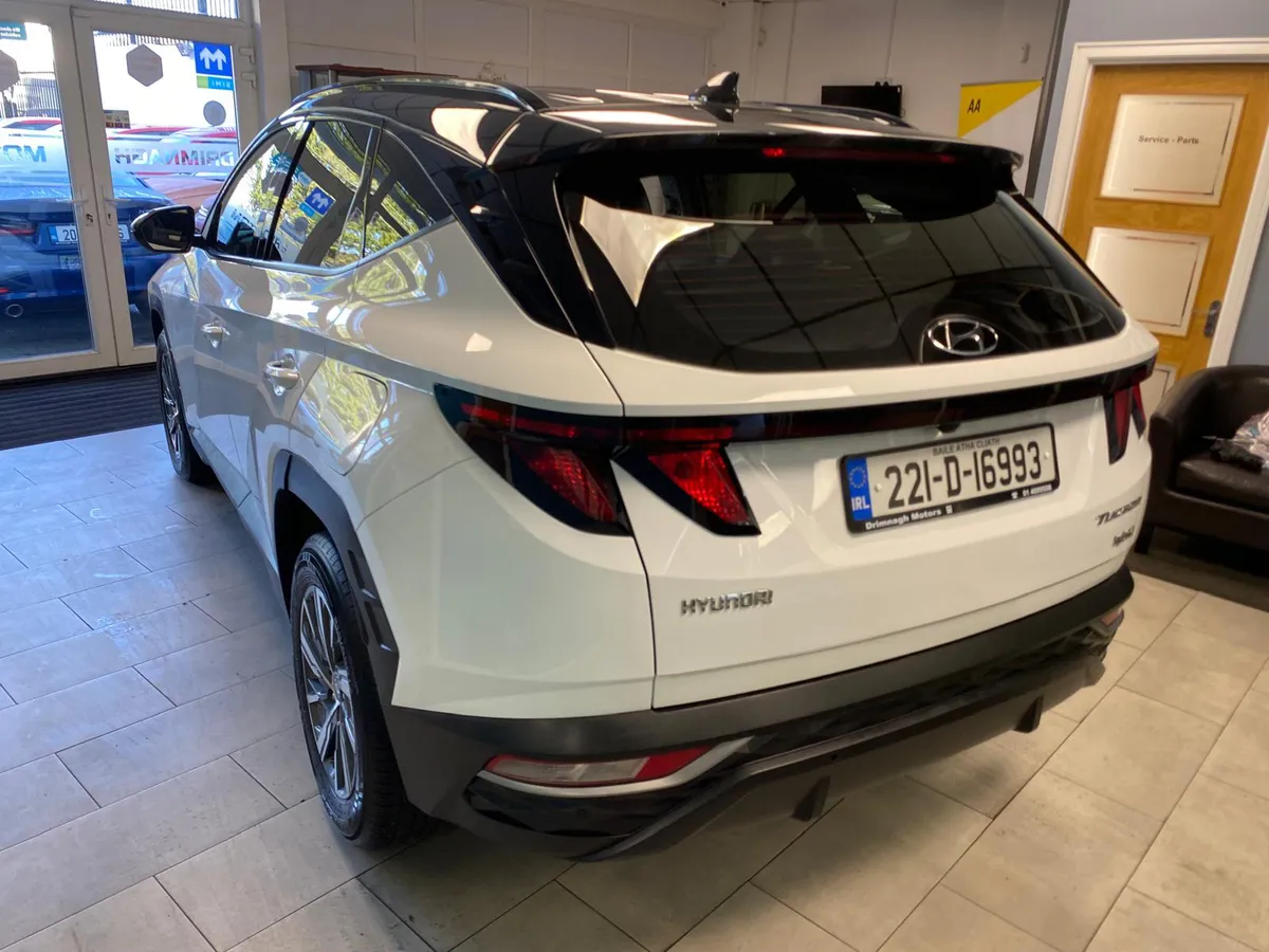 Hyundai Tucson hybrid 2 tone executive - Image 4