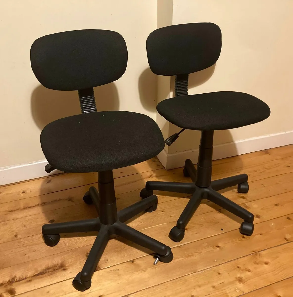 Pair of Black Mesh Back Office Task Chairs - Image 3