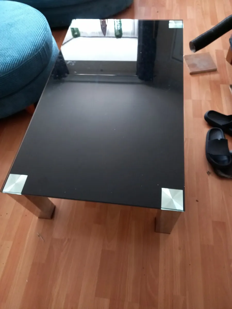 Free Glass tv table and coffee table - Image 2