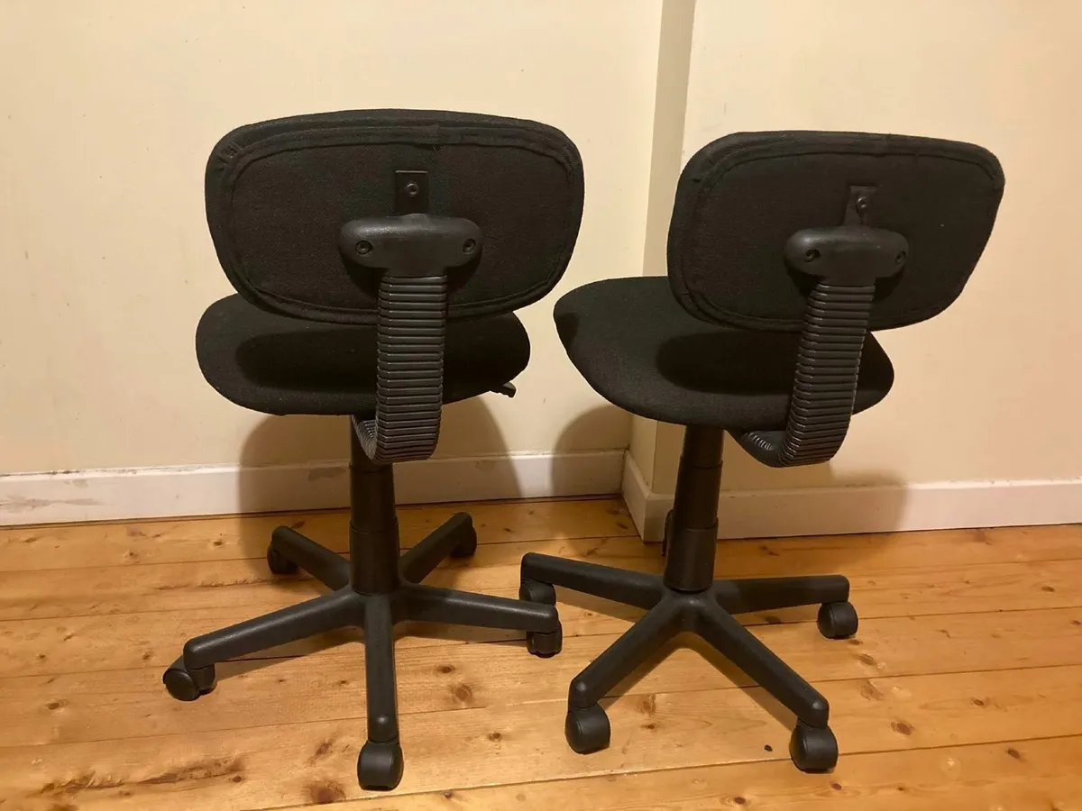 Pair of Black Mesh Back Office Task Chairs - Image 4