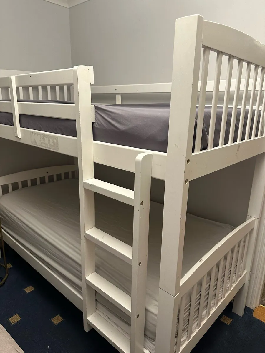 Bunk beds - Image 1