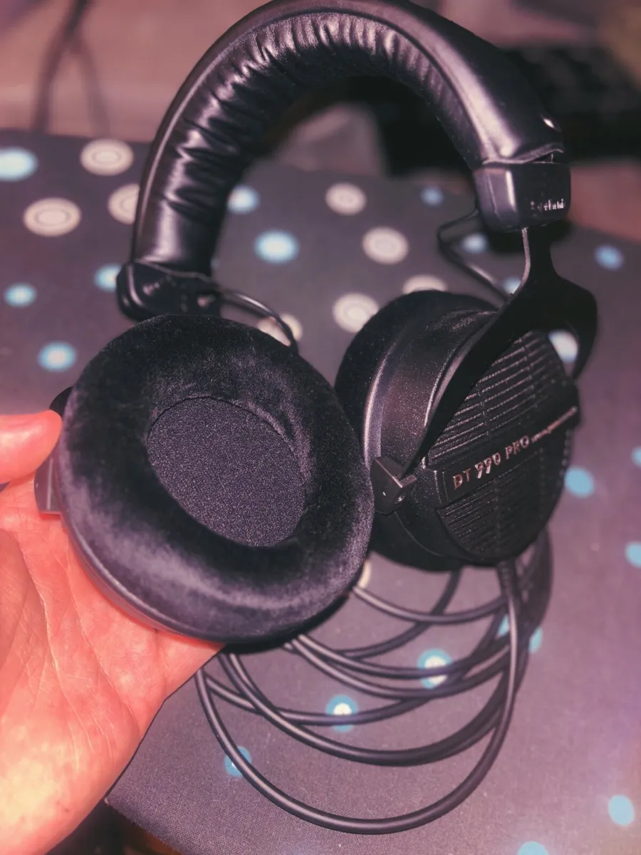 Gaming/Podcast/Music Bundle - Image 2