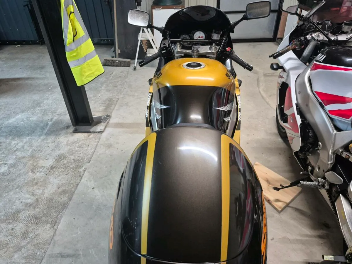 Suzuki srad 750 very clean - Image 3