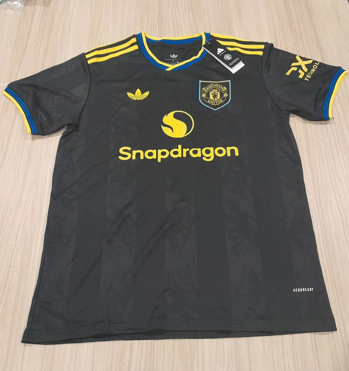 Manchester United 25/26 Home Jersey - Image 2