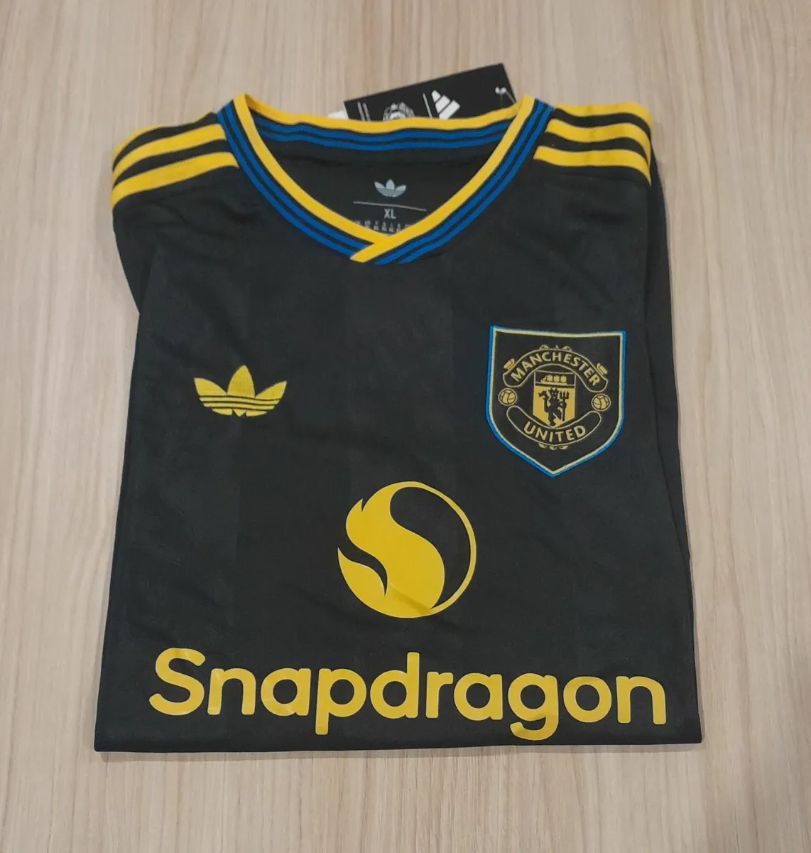 Manchester United 25/26 Home Jersey - Image 3