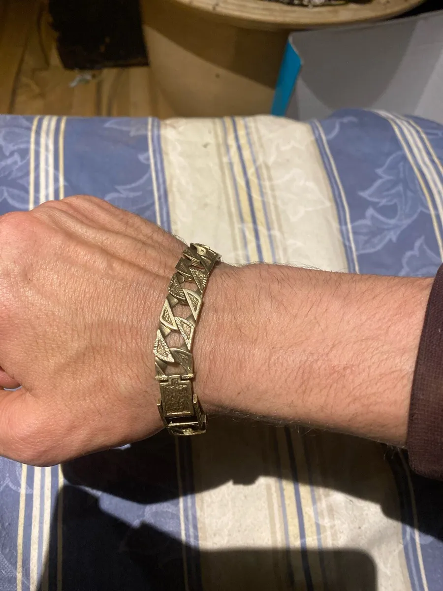 Gold bracelet - Image 1