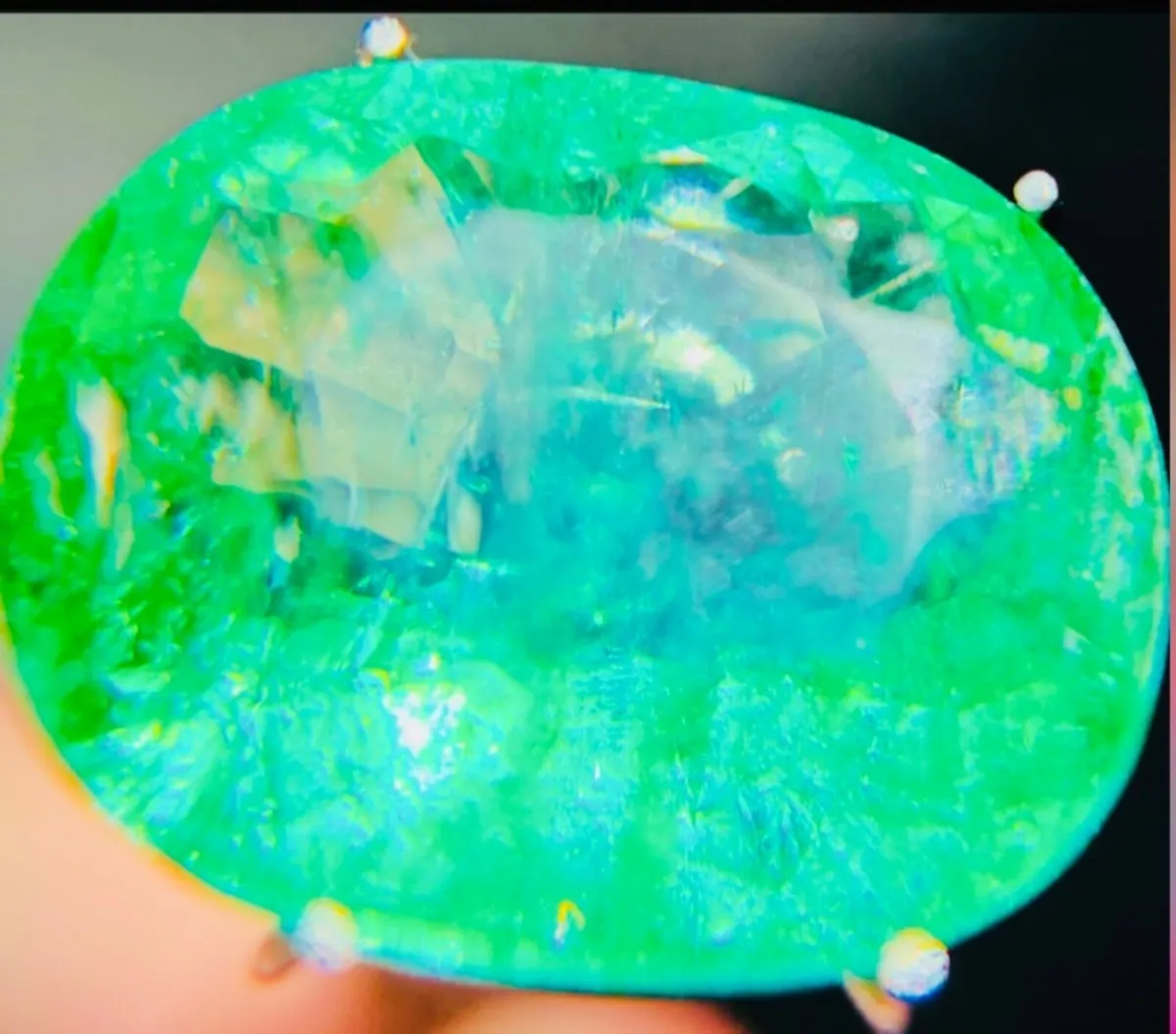Neon Green Paraiba Tourmaline 7.32 ct - Image 1