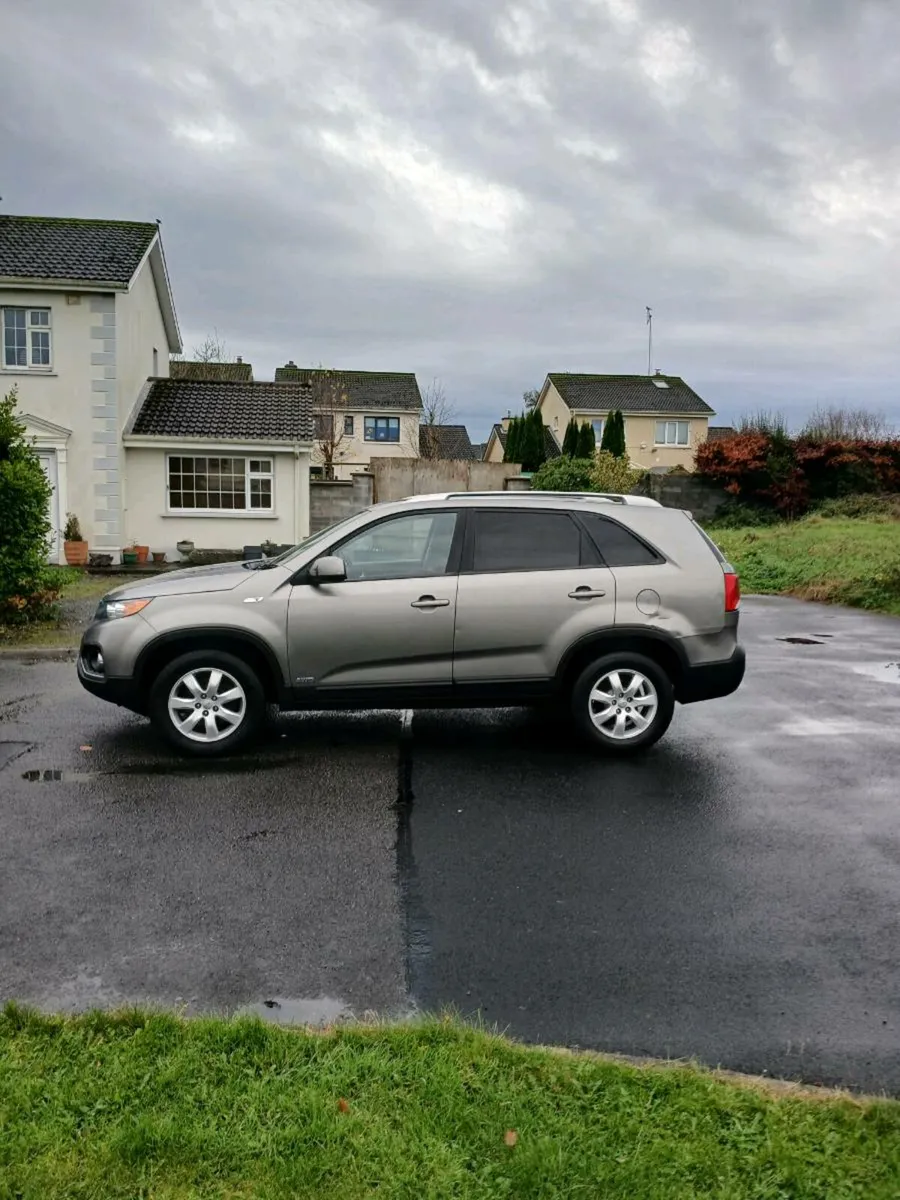 2013 KIA SORENTO COMMERCIAL - Image 3