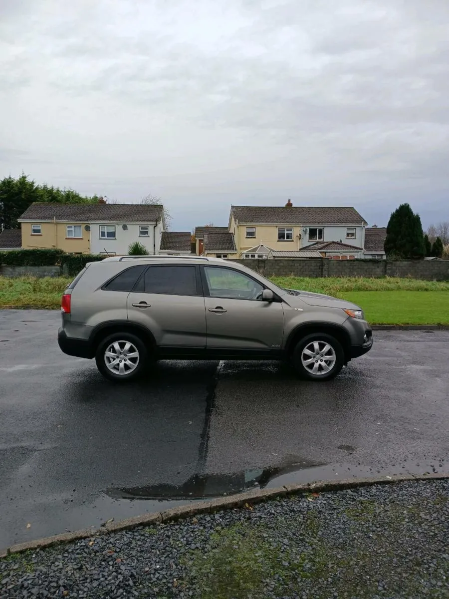 2013 KIA SORENTO COMMERCIAL - Image 4