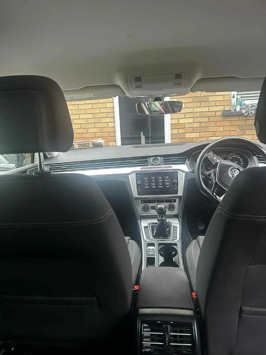 Volkswagen Passat estate 2018 1.6 D comfortline - Image 3