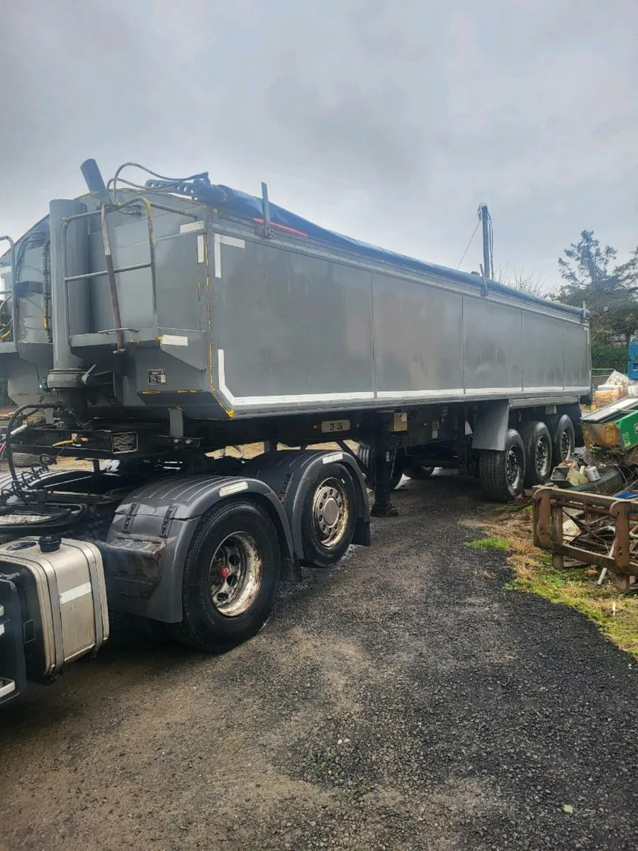 truck trailer - Image 1