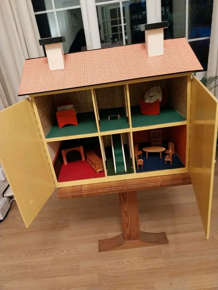 Dolls Hoyse - Image 1