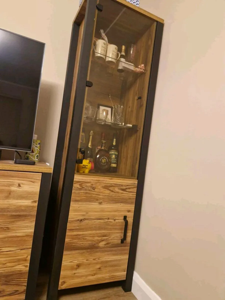 Designer chest of drawers and two wall shelves - Image 2