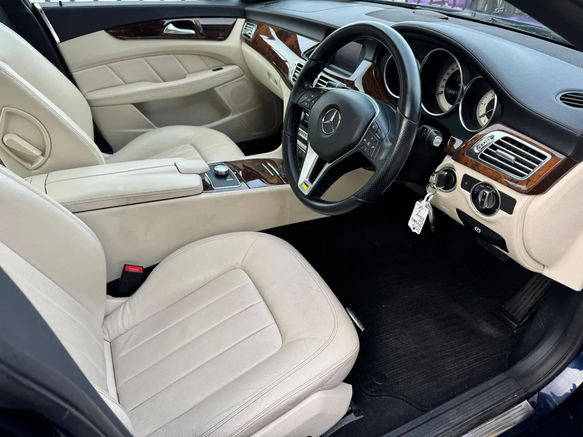 Mercedes CLS 250D CREAM LEATHER SUNROOF LOW KMS - Image 4