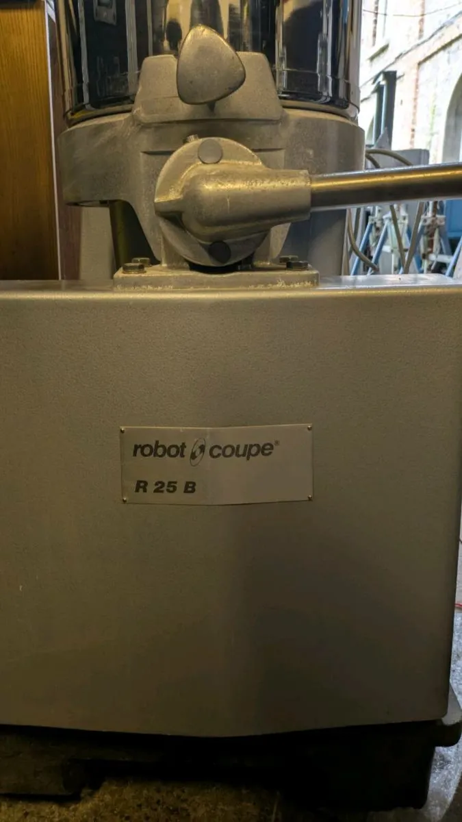 Robot Coupe R25B - Image 1