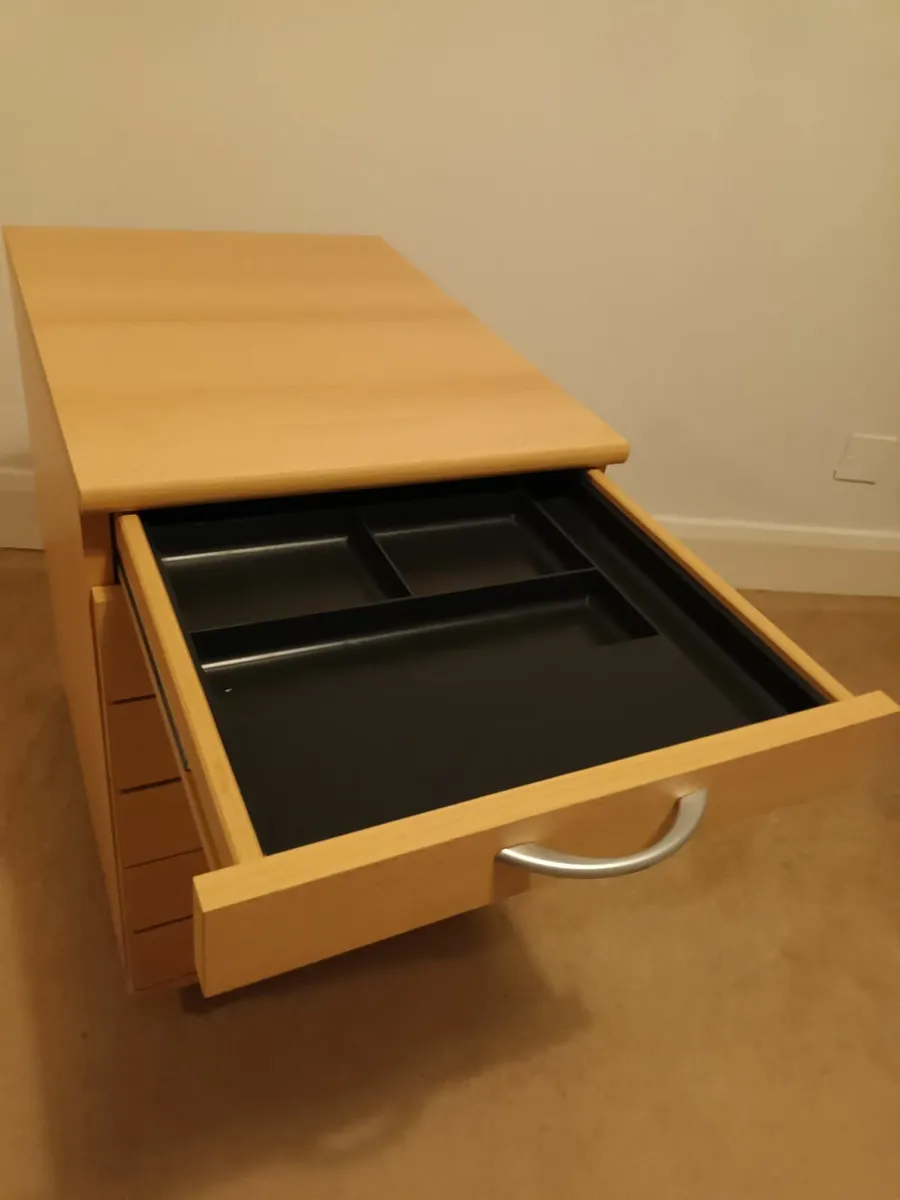 Drawer unit on castors - Image 4
