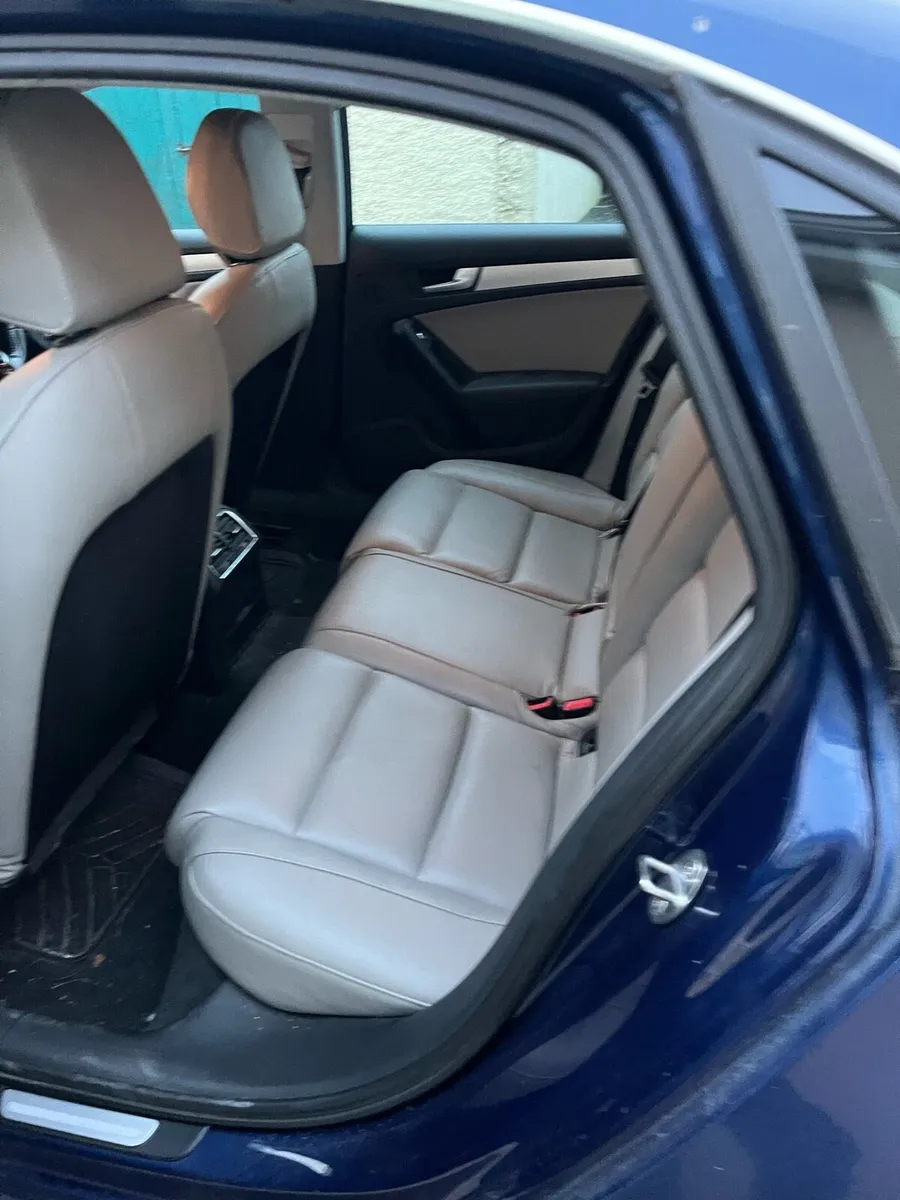 Audi 4 blue 6 speed manual - Image 4