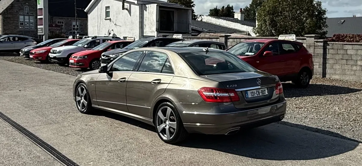 13 Mercedes Benz e class - Image 3