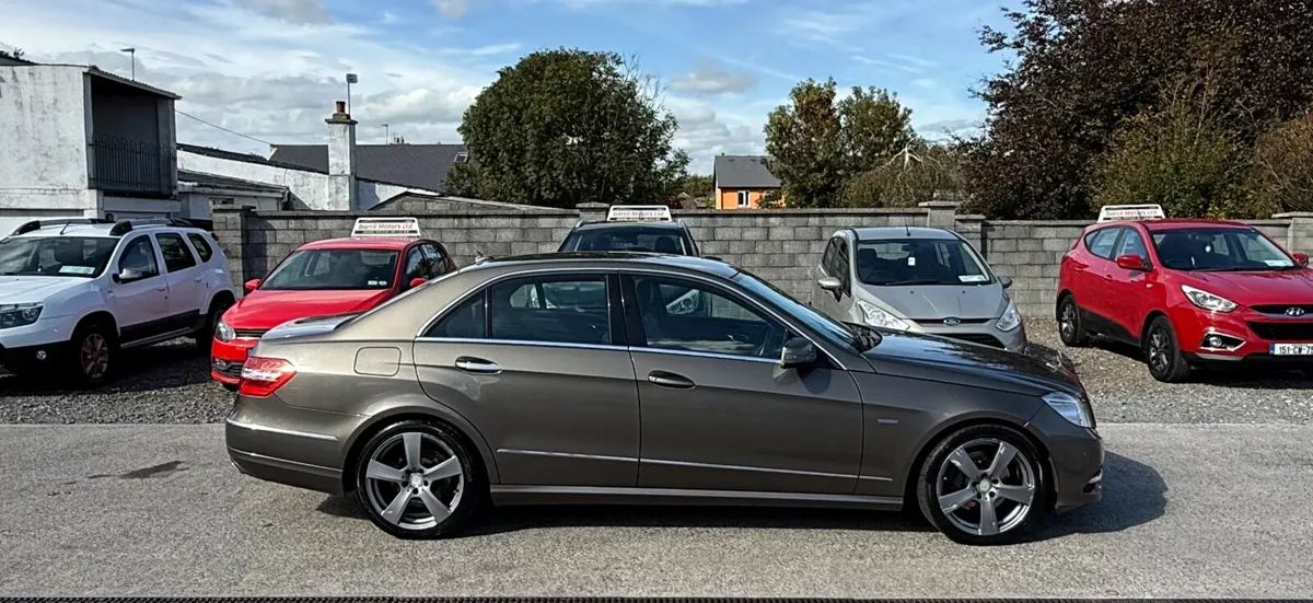 13 Mercedes Benz e class - Image 2