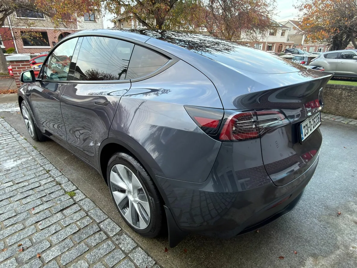 2023 Tesla Model Y 231D RWD Low Miles, Immaculate - Image 2