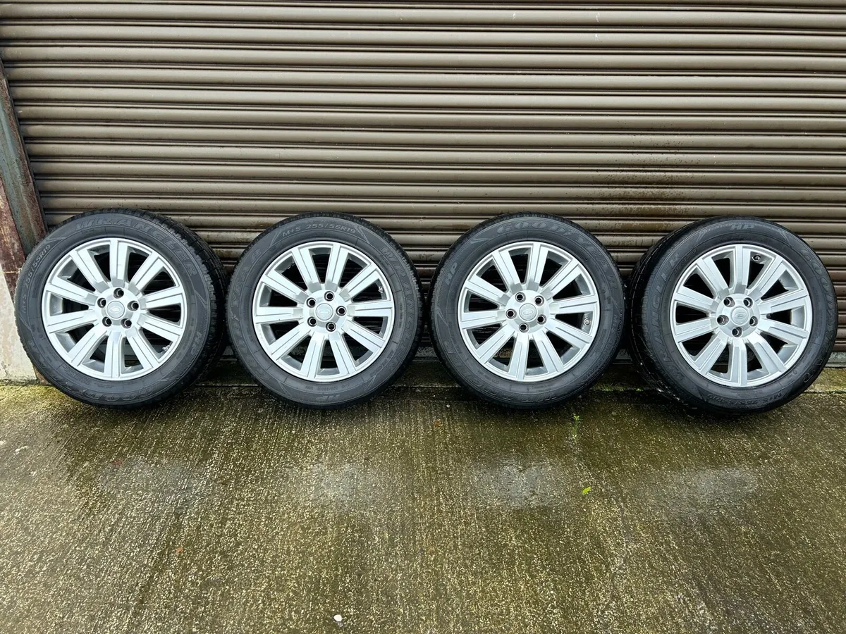 ***Land Rover Discovery 4 Alloys and tyres*** - Image 1