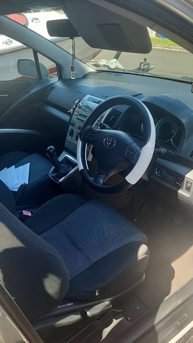 Toyota Corolla 2007 - Image 1