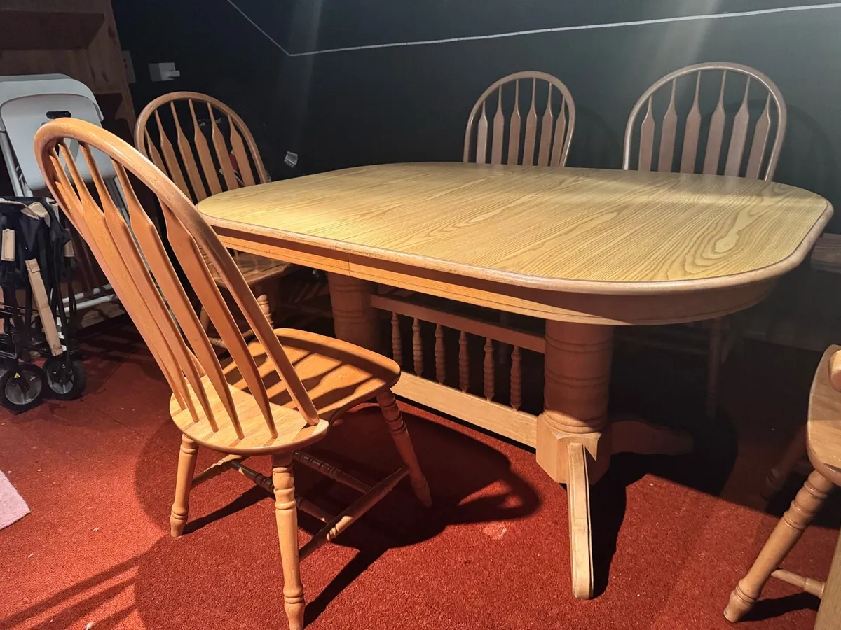 Table and Chairs - Image 2