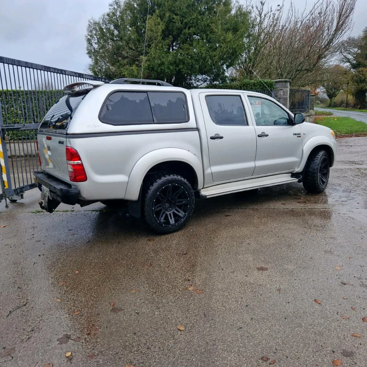 Toyota Hilux - Image 2