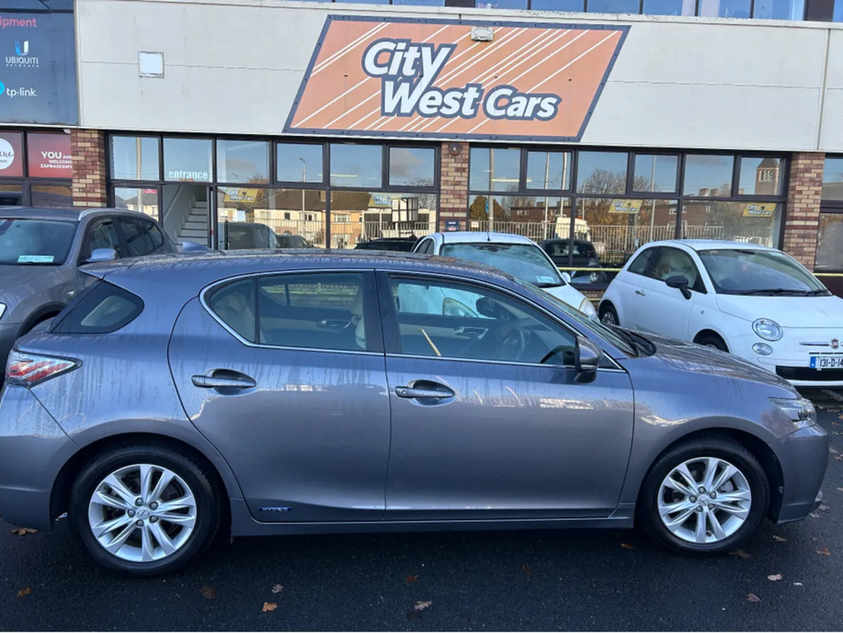 Lexus CT AUTO///ONLY 60K IRISH CAR///BEAUTIFULL UN - Image 1