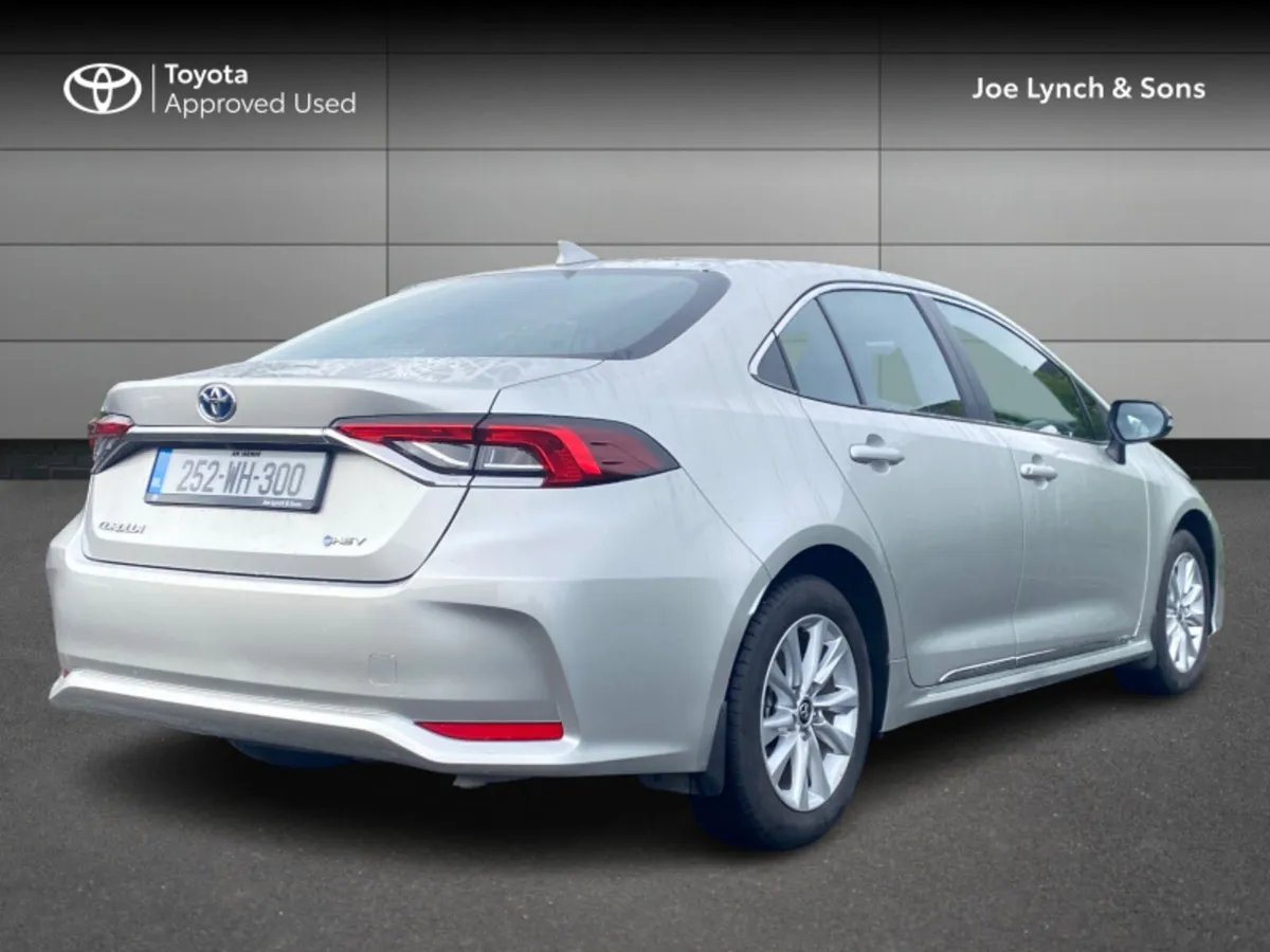Toyota Corolla COROLLA SALOON LUNA - Image 2
